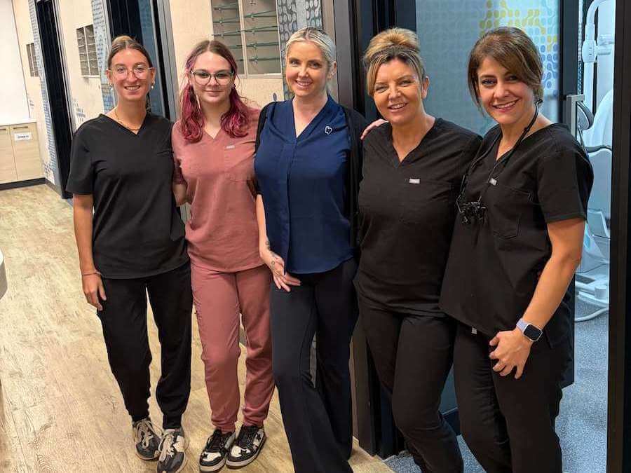 //